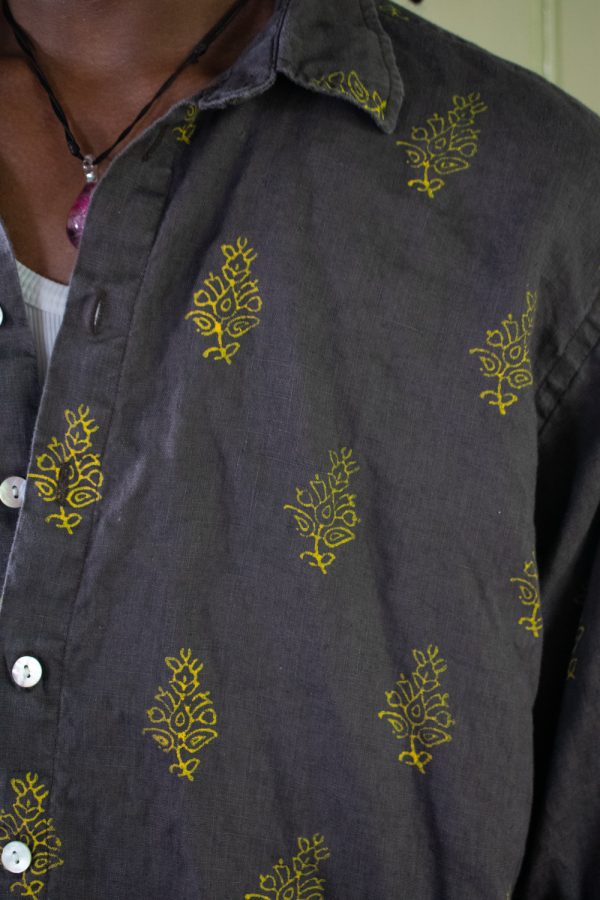 BLOCK-PRINTED COFFEE BROWN LINEN SHIRT - Image 4