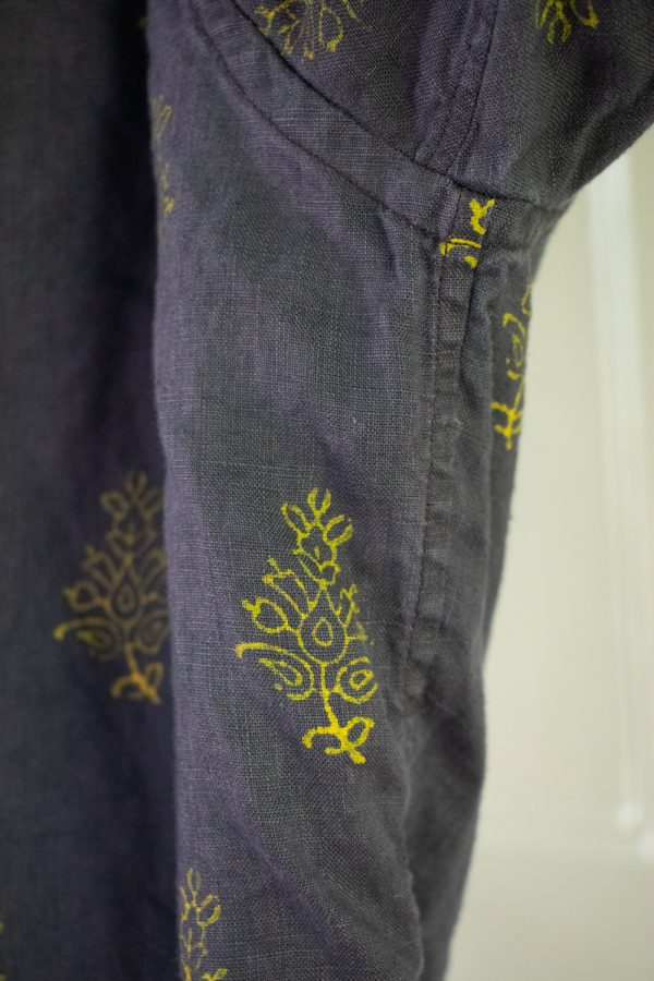 BLOCK-PRINTED COFFEE BROWN LINEN SHIRT - Image 5