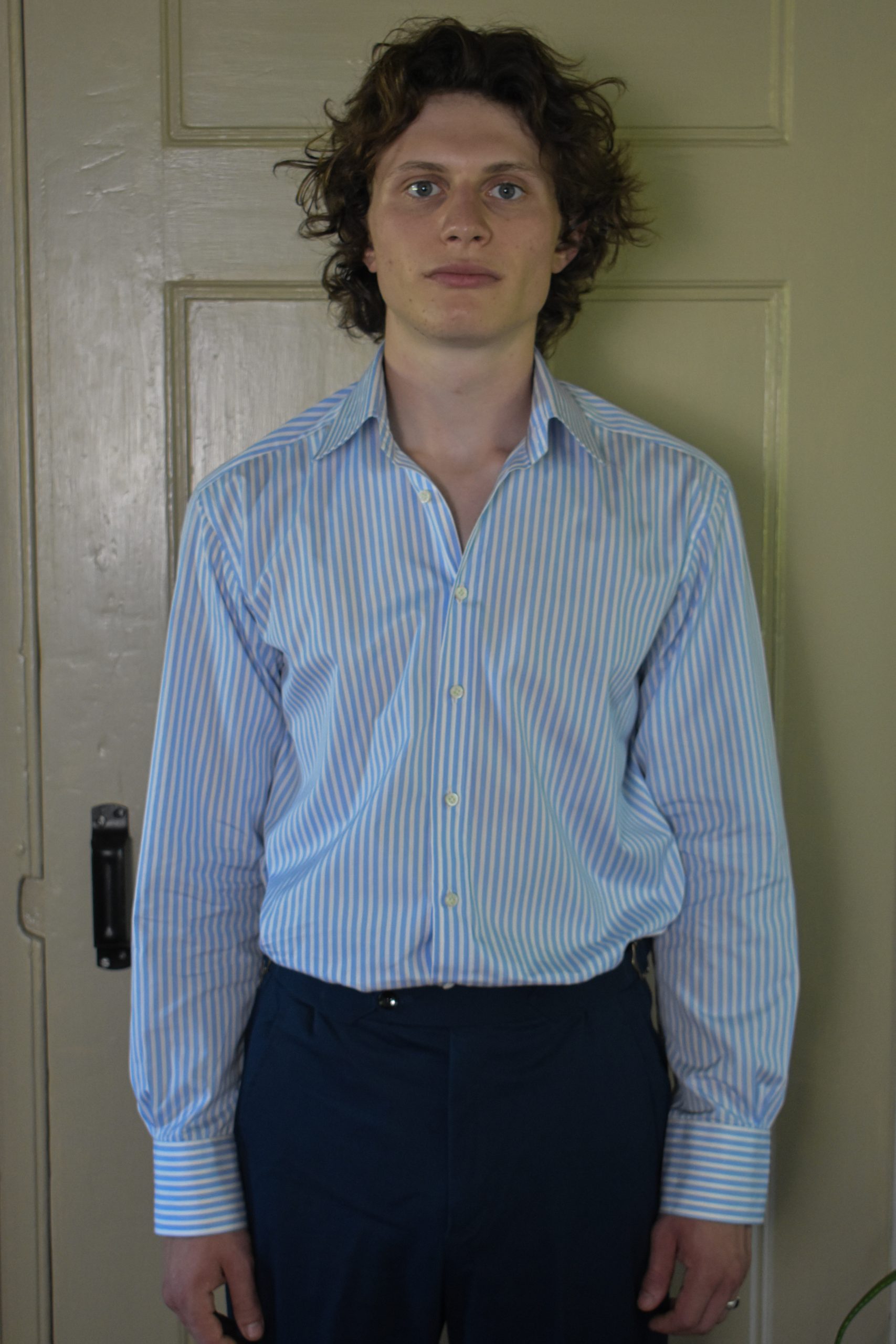 HAND-SEWN SHIRT IN BLUE & WHITE STRIPED 120s 2-PLY POPLIN 1 HAND-SEWN SHIRT IN BLUE & WHITE STRIPED 120s 2-PLY POPLIN