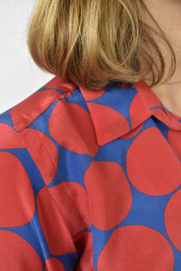 BIG RED DOT ON NAVY SIMPLE SHIRT IN CREPE DE CHINE - Image 5