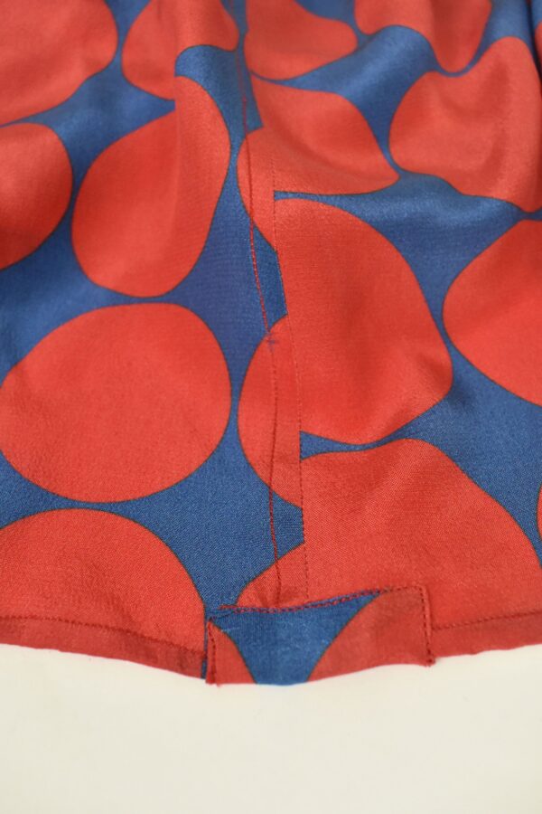 BIG RED DOT ON NAVY SIMPLE SHIRT IN CREPE DE CHINE - Image 6