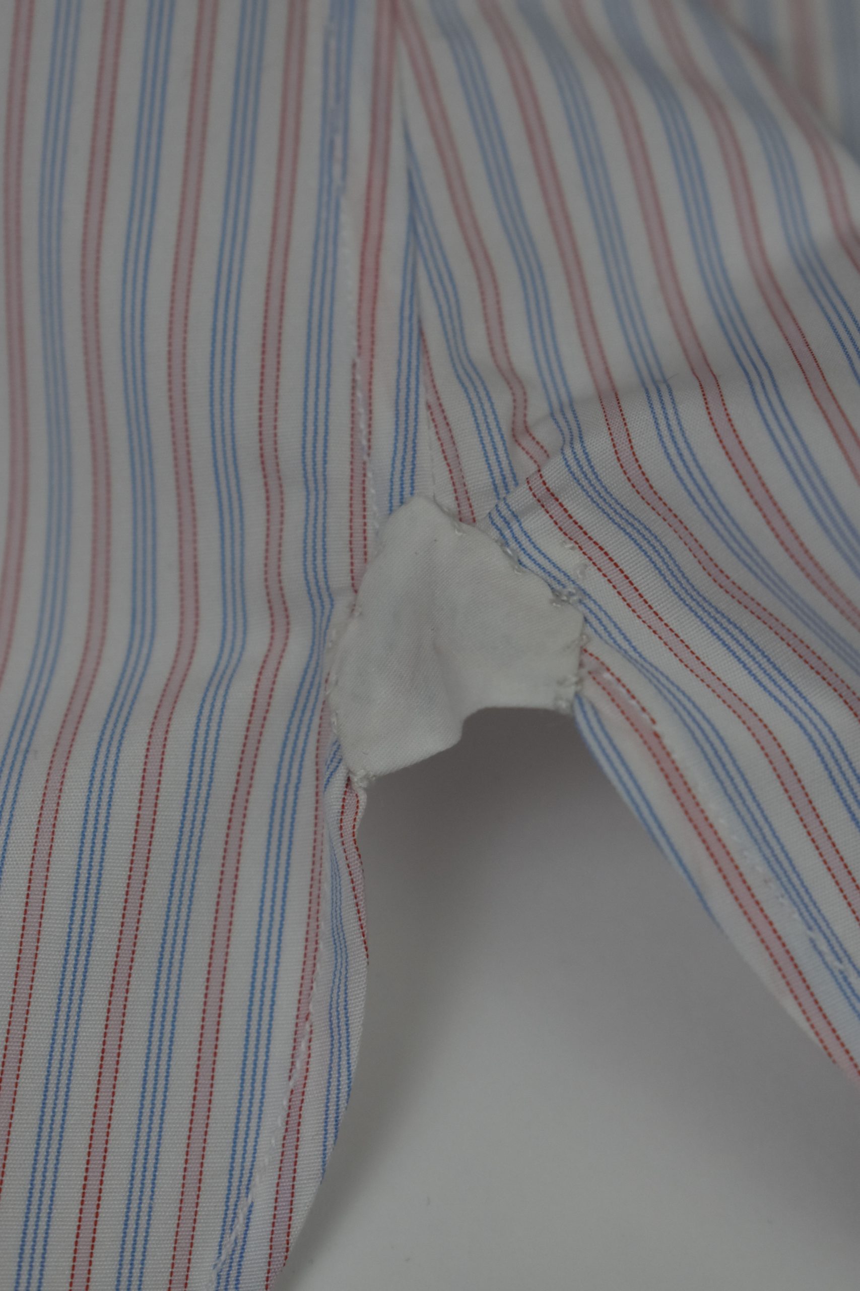 HAND-SEWN GRANDI & RUBINELLI SHIRT IN RED & BLUE ON WHITE 120s 2-PLY POPLIN 2 HAND-SEWN GRANDI & RUBINELLI SHIRT IN RED & BLUE ON WHITE 120s 2-PLY POPLIN - Image 2