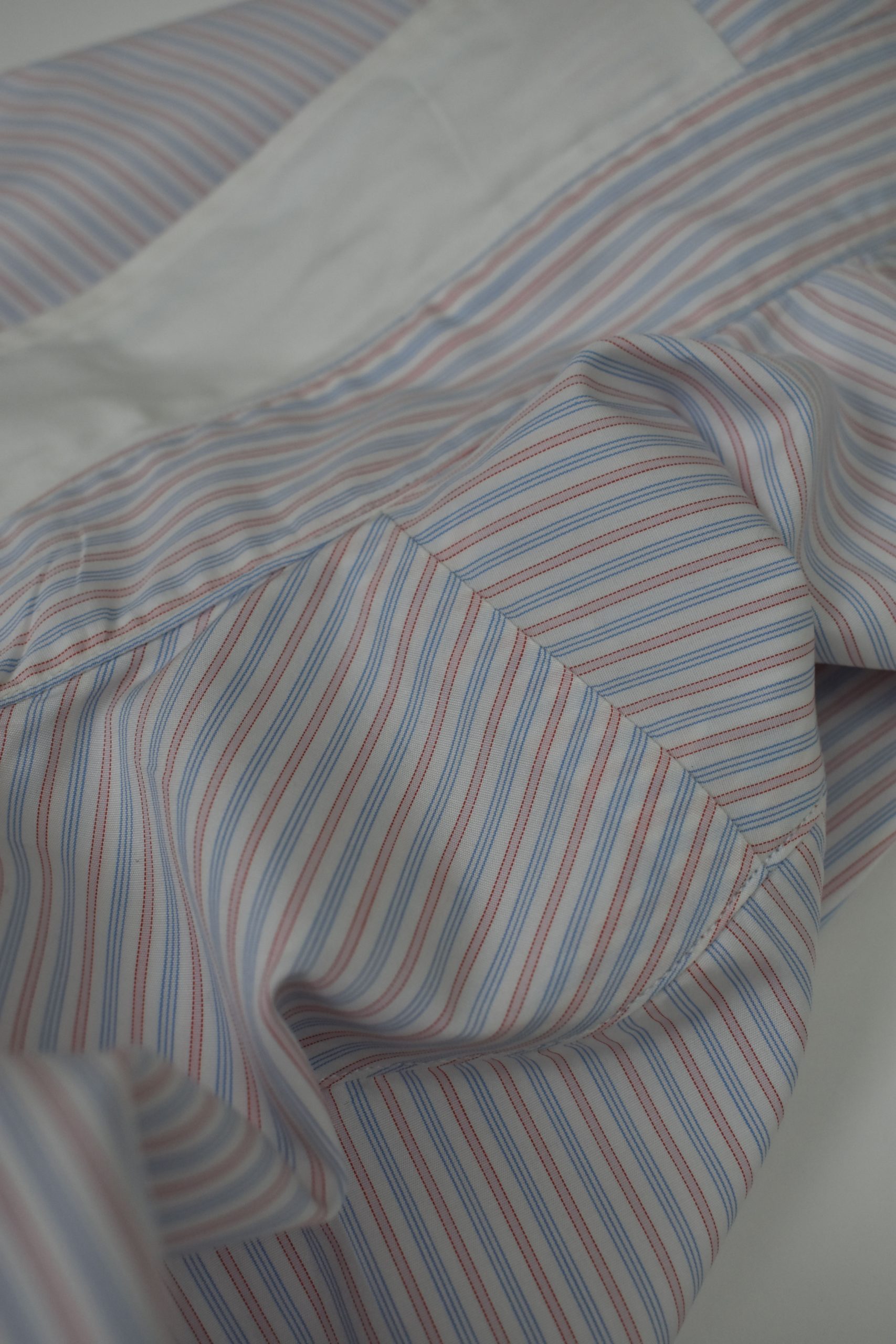 HAND-SEWN GRANDI & RUBINELLI SHIRT IN RED & BLUE ON WHITE 120s 2-PLY POPLIN 5 HAND-SEWN GRANDI & RUBINELLI SHIRT IN RED & BLUE ON WHITE 120s 2-PLY POPLIN - Image 5
