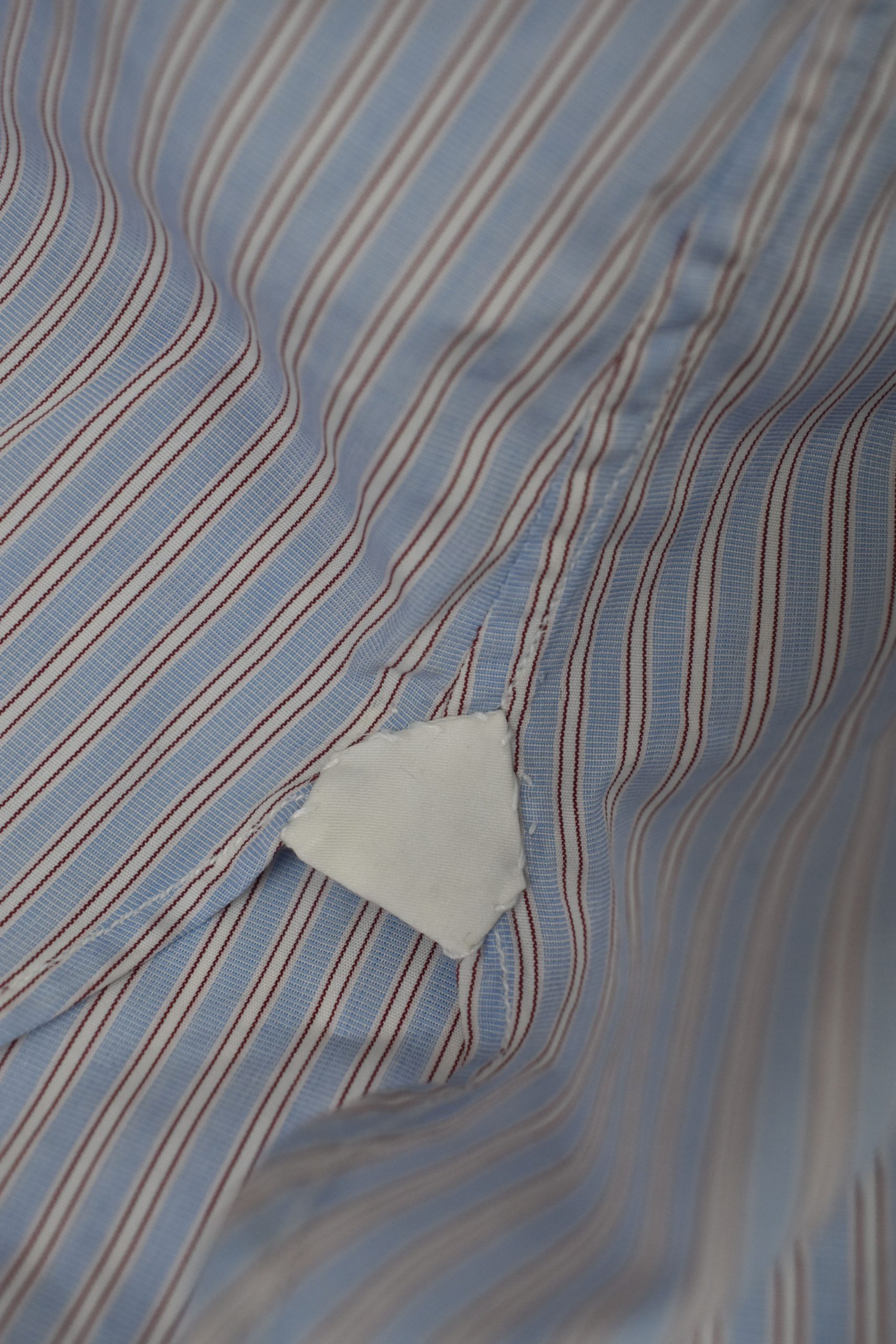 HAND-SEWN GRANDI & RUBINELLI SHIRT IN RED & WHITE ON BLUE 5 HAND-SEWN GRANDI & RUBINELLI SHIRT IN RED & WHITE ON BLUE - Image 5