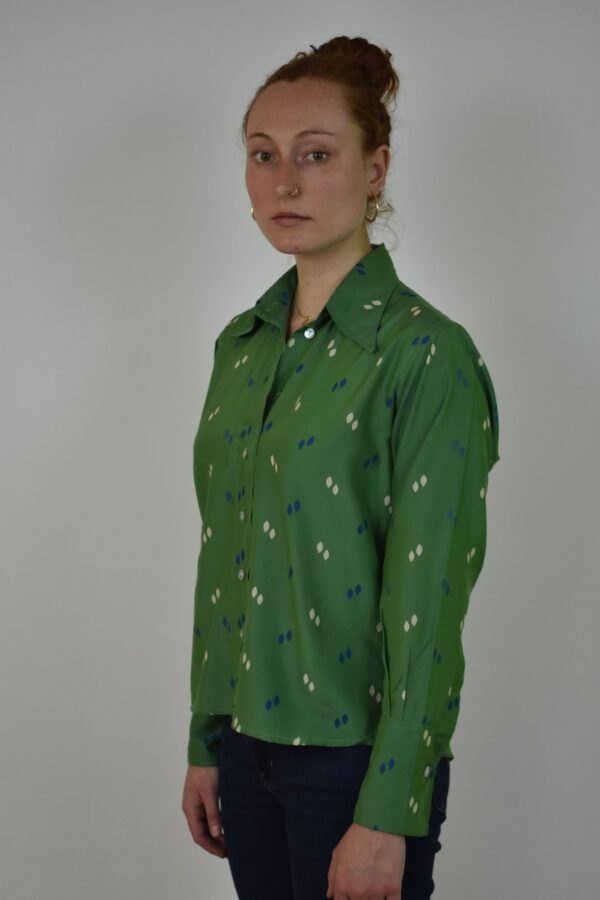 THE LIBRARIAN'S SHIRT IN GREEN SILK AND COTTON. - Image 2