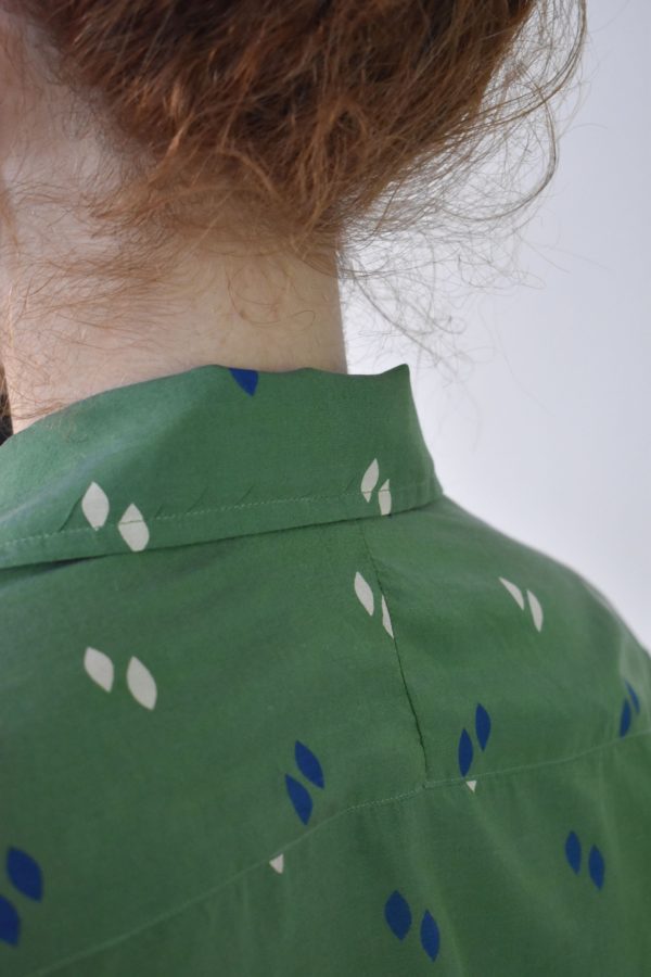 THE LIBRARIAN'S SHIRT IN GREEN SILK AND COTTON. - Image 5