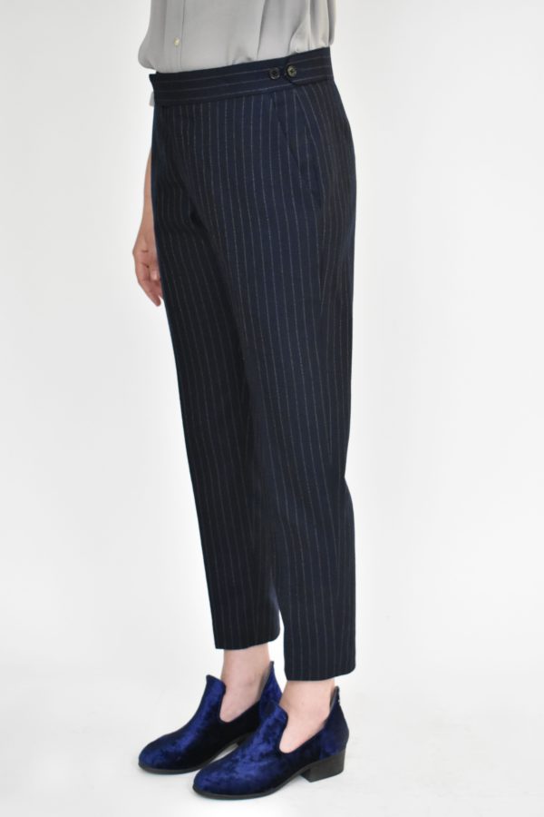 SIMPLE TAPERED PANTS IN NAVY BLUE PINSTRIPED WOOL (Copy) 4 SIMPLE TAPERED PANTS IN NAVY BLUE PINSTRIPED WOOL (Copy) - Image 4
