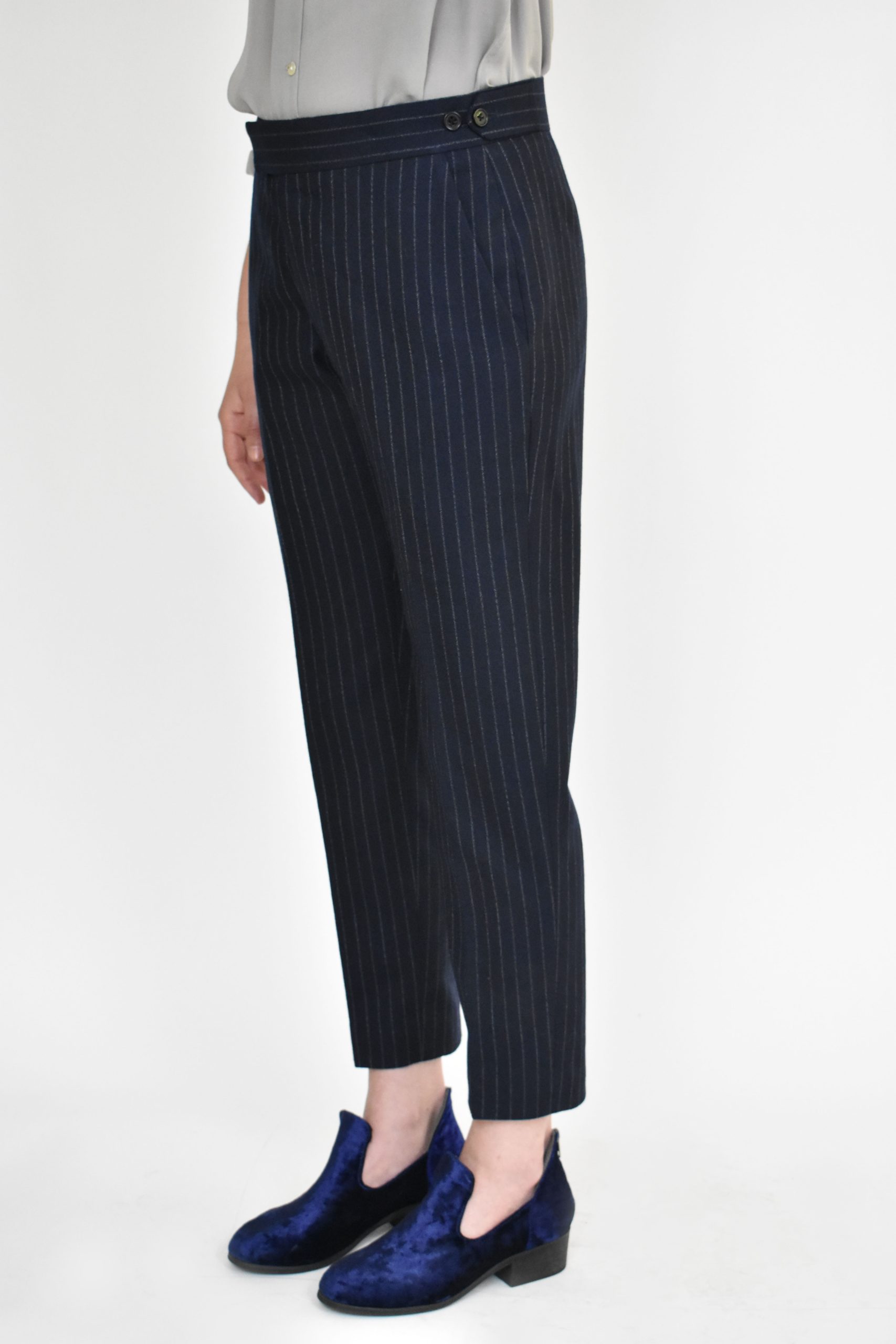 SIMPLE TAPERED PANTS IN NAVY BLUE PINSTRIPED WOOL (Copy) 4 SIMPLE TAPERED PANTS IN NAVY BLUE PINSTRIPED WOOL (Copy) - Image 4
