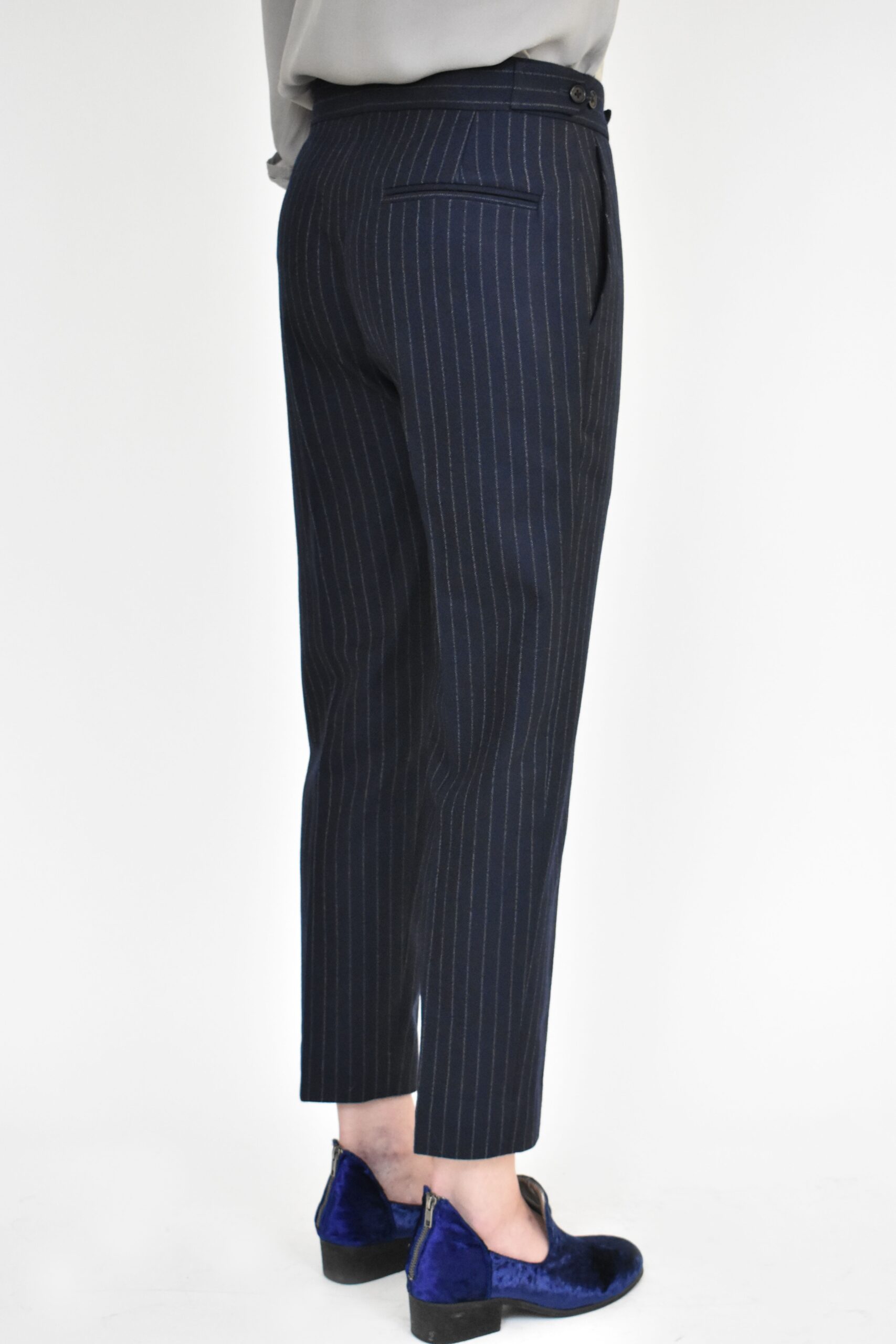 SIMPLE TAPERED PANTS IN NAVY BLUE PINSTRIPED WOOL (Copy) 3 SIMPLE TAPERED PANTS IN NAVY BLUE PINSTRIPED WOOL (Copy) - Image 3