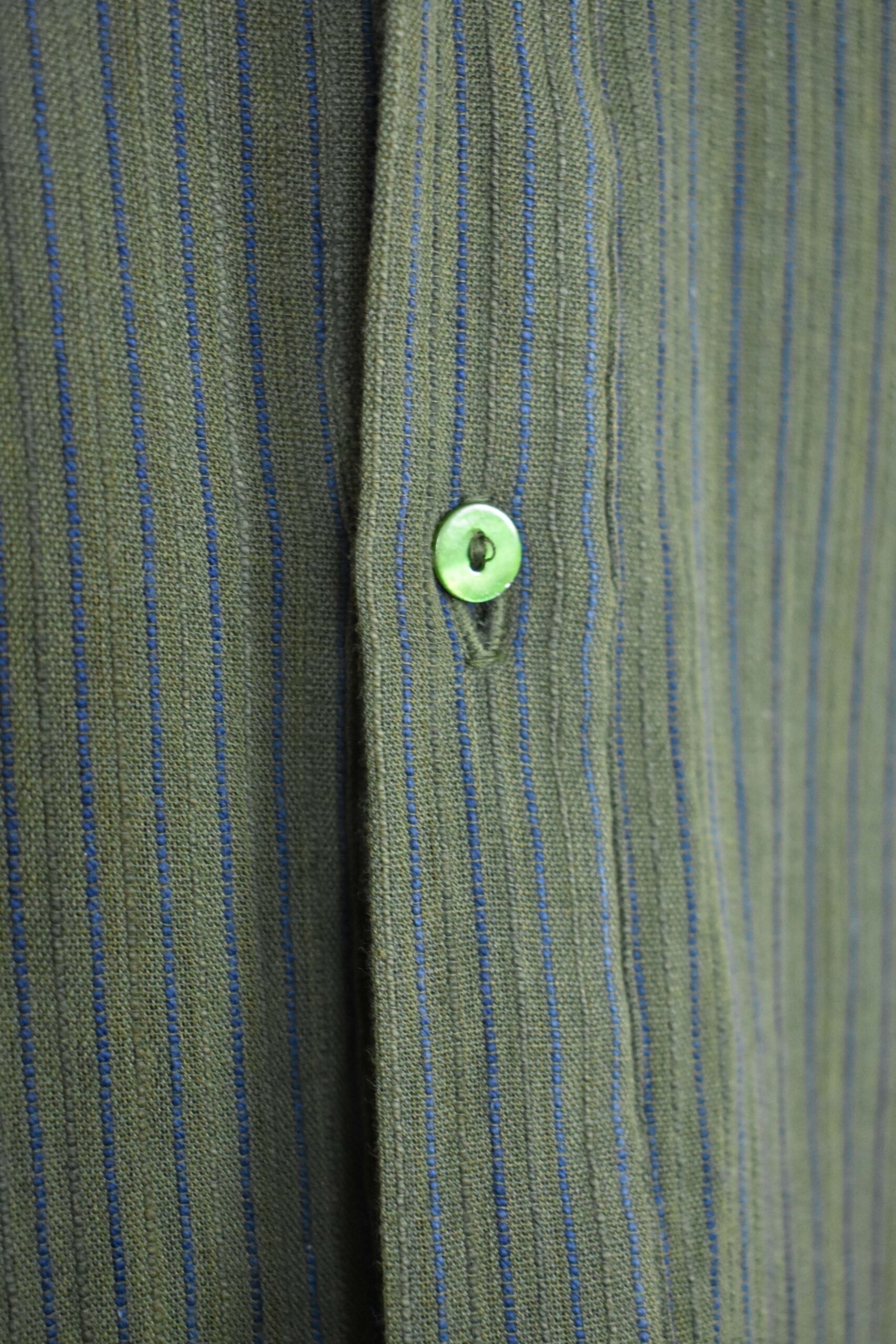 UTTERLY NATURAL SHIRT 8: PLANT DYED, HANDLOOMED 4 UTTERLY NATURAL SHIRT 8: PLANT DYED, HANDLOOMED - Image 4