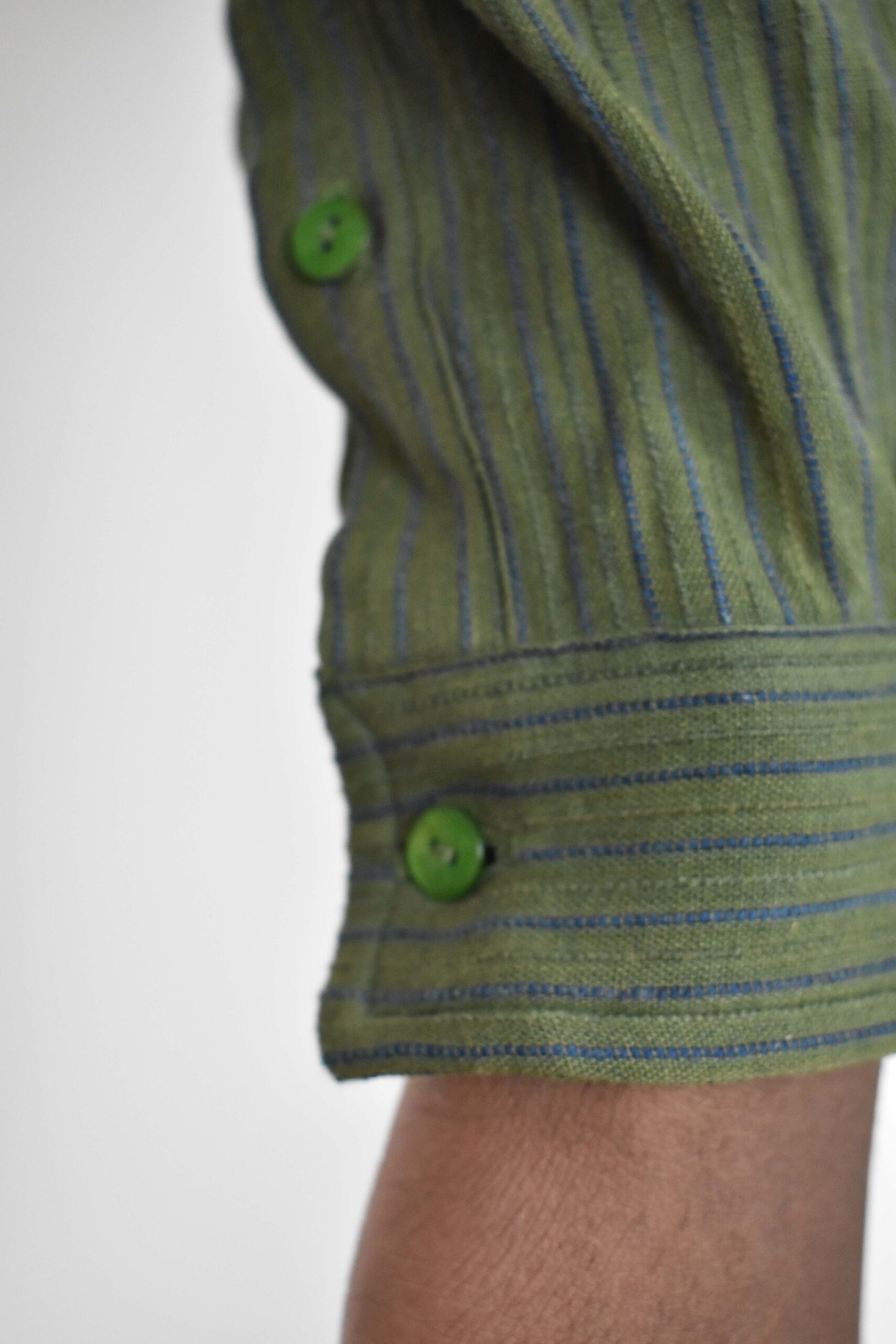 UTTERLY NATURAL SHIRT 8: PLANT DYED, HANDLOOMED 5 UTTERLY NATURAL SHIRT 8: PLANT DYED, HANDLOOMED - Image 5