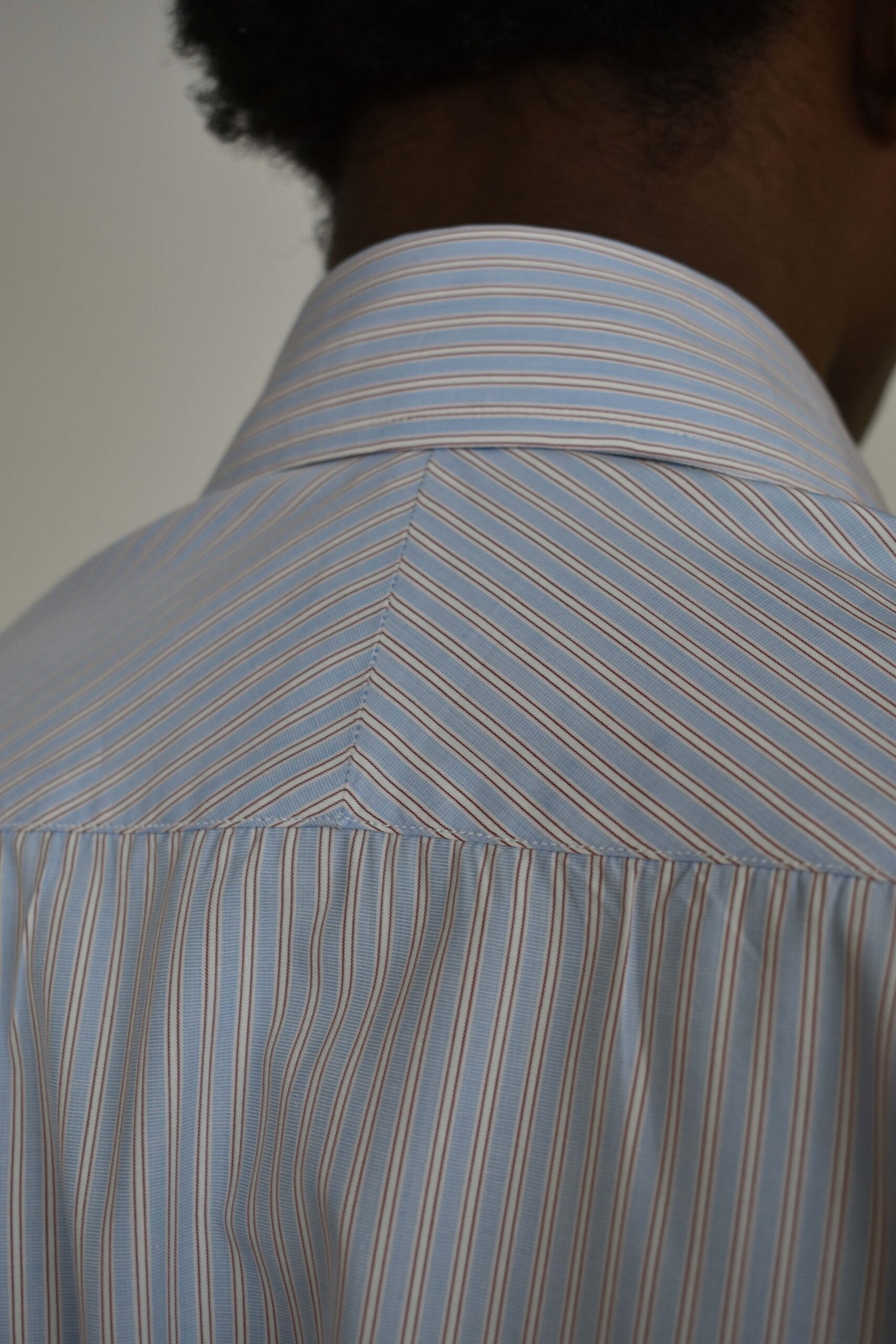 HAND-SEWN GRANDI & RUBINELLI SHIRT IN RED & WHITE ON BLUE 9 HAND-SEWN GRANDI & RUBINELLI SHIRT IN RED & WHITE ON BLUE - Image 9