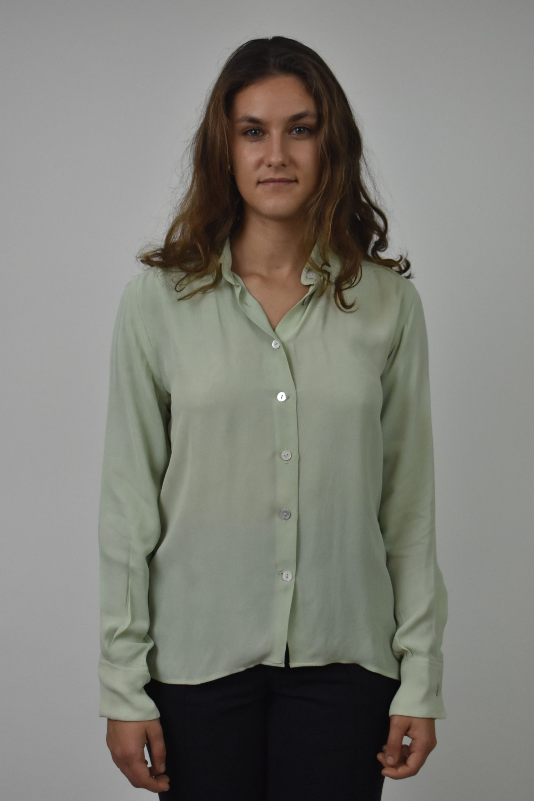 SIMPLE SHIRT IN DUSTY GREEN SILK GEORGETTE 1 SIMPLE SHIRT IN DUSTY GREEN SILK GEORGETTE
