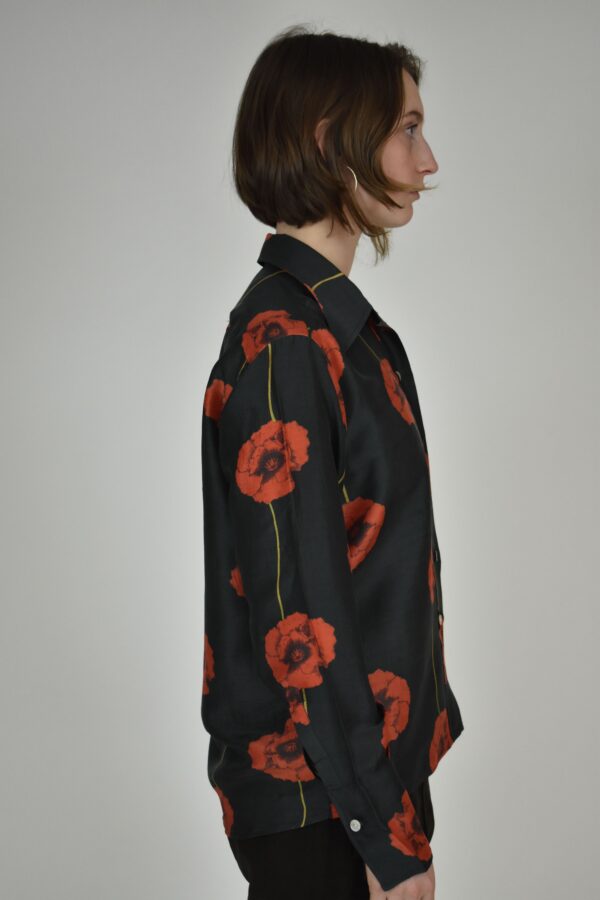 THE LIBRARIAN'S SHIRT IN RAW SILK WITH RED POPPIES 3 THE LIBRARIAN'S SHIRT IN RAW SILK WITH RED POPPIES - Image 3