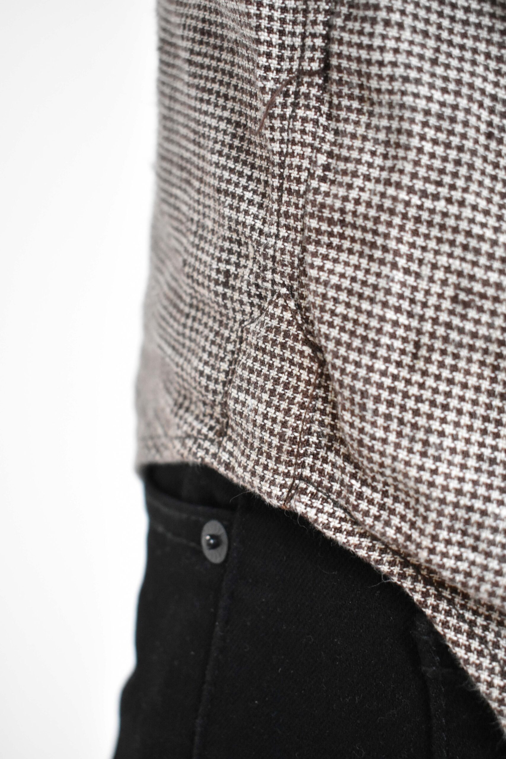 POPOVER SHIRT IN BROWN PUPPY-TOOTH LINEN 5 POPOVER SHIRT IN BROWN PUPPY-TOOTH LINEN - Image 5
