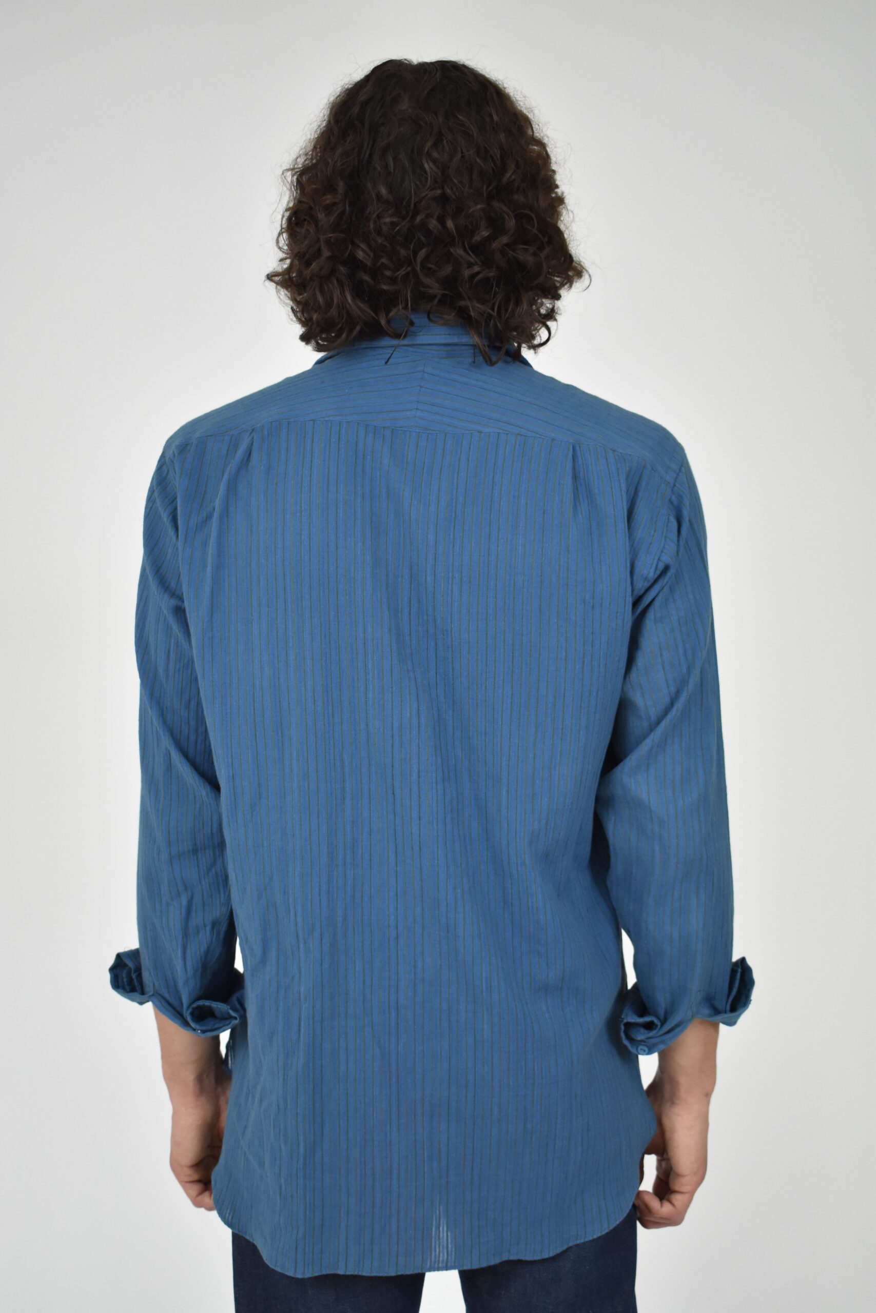 UTTERLY NATURAL SHIRT 6: PLANT DYED, HANDLOOMED 4 UTTERLY NATURAL SHIRT 6: PLANT DYED, HANDLOOMED - Image 4