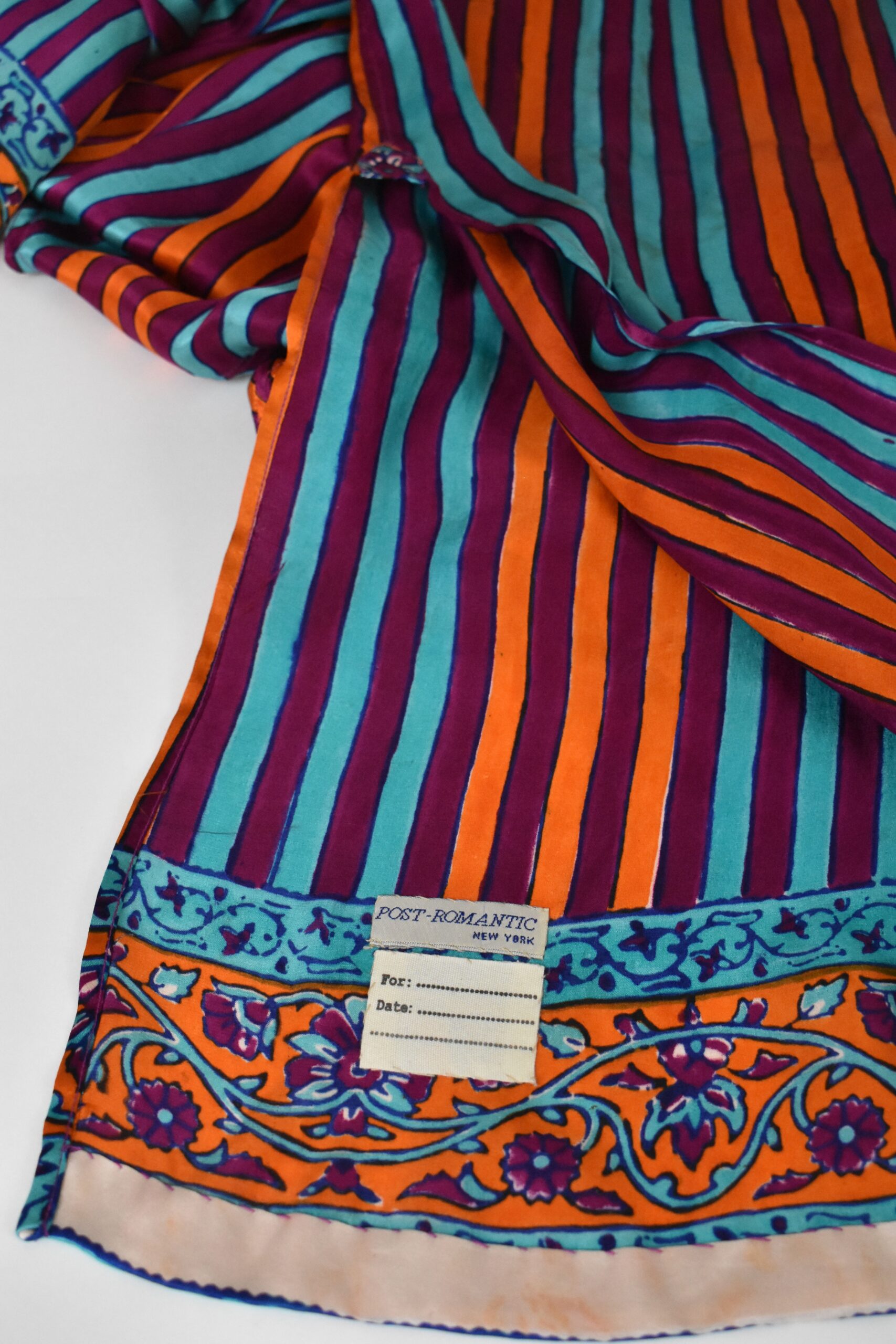WOOD-BLOCK-PRINTED CHARMEUSE SILK KAFTAN 3 9 WOOD-BLOCK-PRINTED CHARMEUSE SILK KAFTAN 3 - Image 9