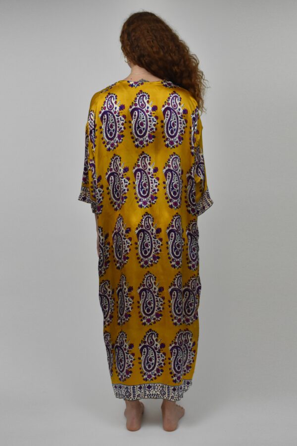 WOOD-BLOCK-PRINTED CHARMEUSE SILK KAFTAN 4 4 WOOD-BLOCK-PRINTED CHARMEUSE SILK KAFTAN 4 - Image 4