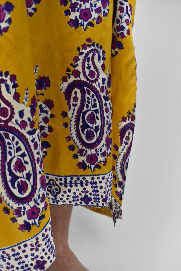 WOOD-BLOCK-PRINTED CHARMEUSE SILK KAFTAN 4 7 WOOD-BLOCK-PRINTED CHARMEUSE SILK KAFTAN 4 - Image 7