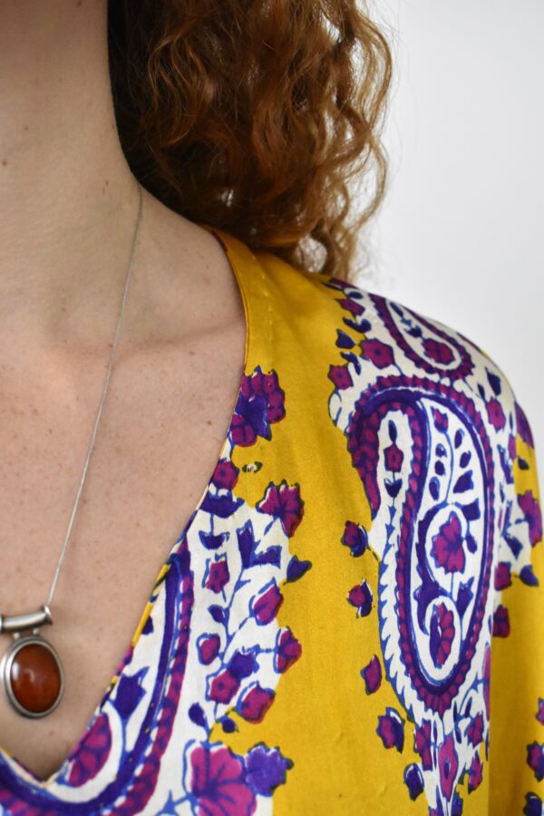 WOOD-BLOCK-PRINTED CHARMEUSE SILK KAFTAN 4 5 WOOD-BLOCK-PRINTED CHARMEUSE SILK KAFTAN 4 - Image 5