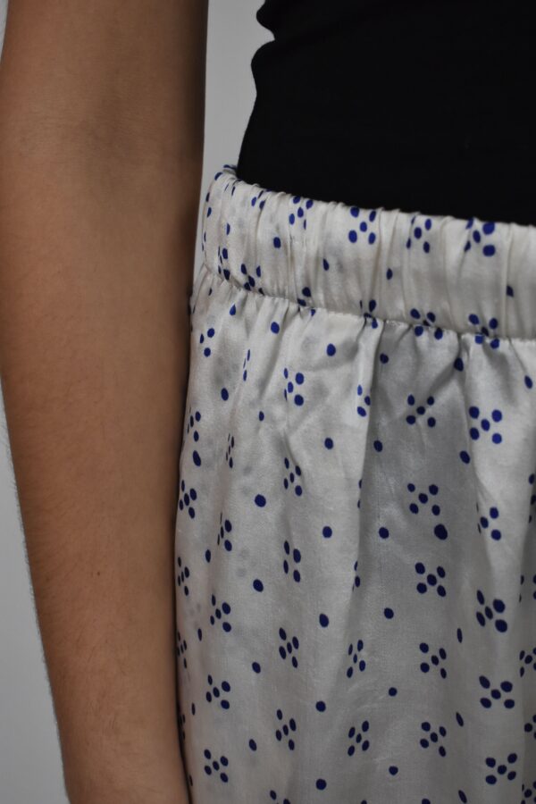 BLUE HAND-PRINTED CHARMEUSE SILK FLÂNEUSE PANTS - Image 8