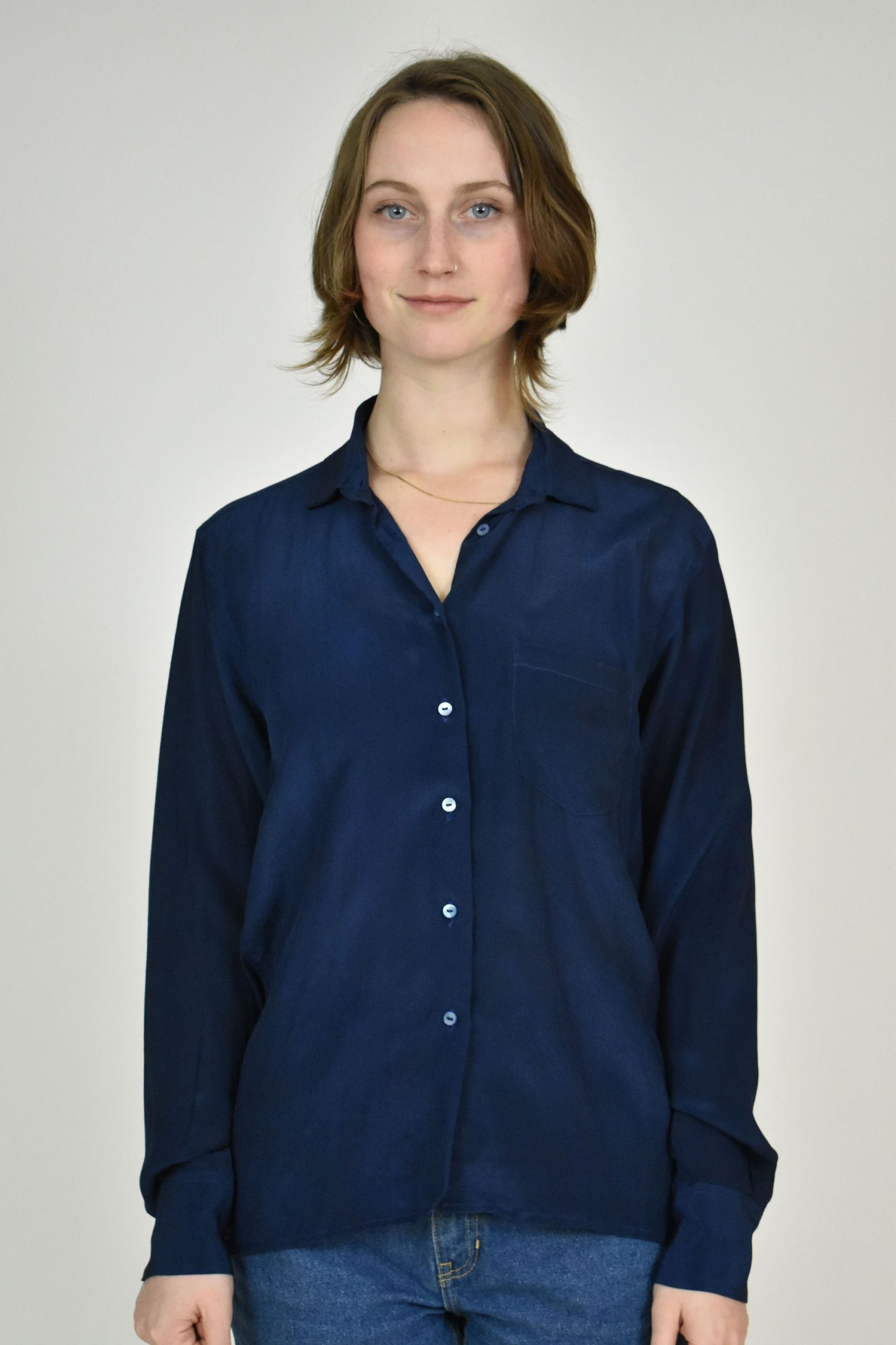 SIMPLE SHIRT IN NAVY SILK CREPE DE CHINE 1 SIMPLE SHIRT IN NAVY SILK CREPE DE CHINE