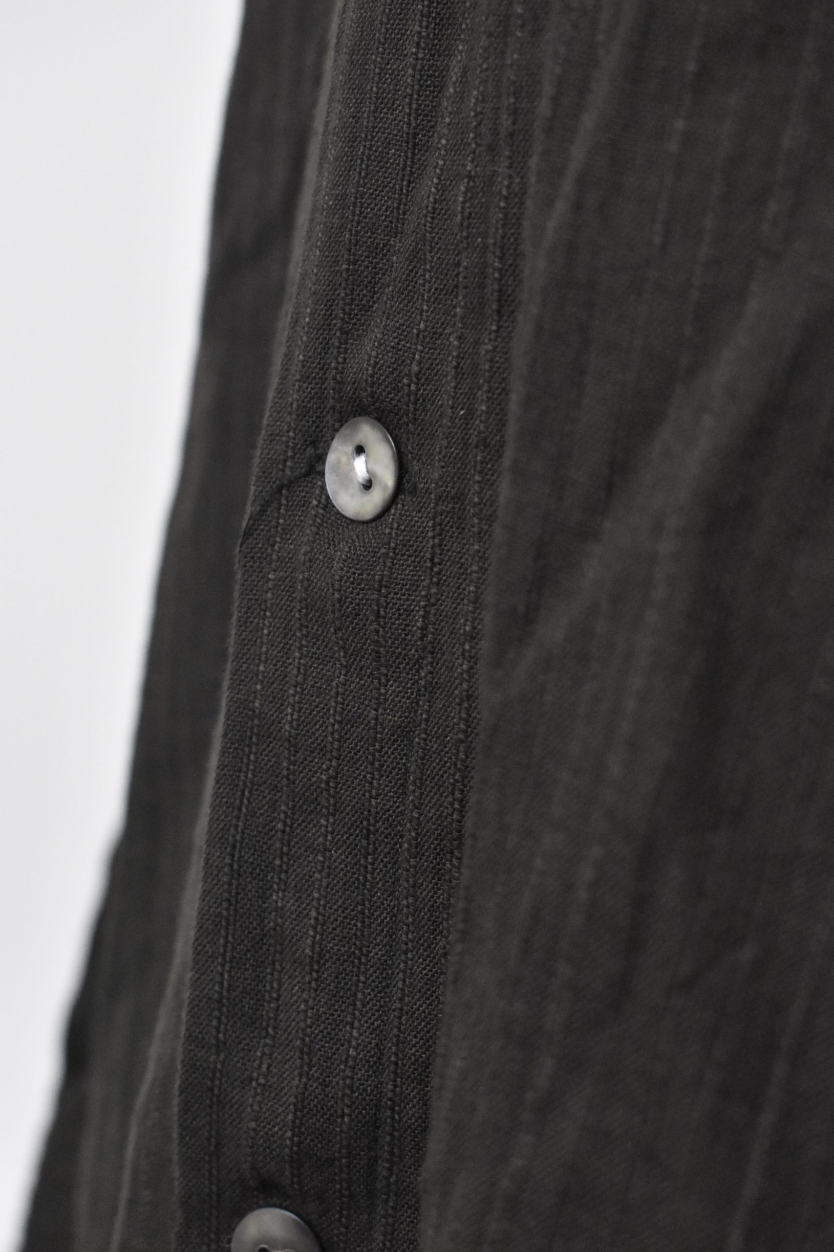 UTTERLY NATURAL SHIRT 9: PLANT DYED, HANDLOOMED 5 UTTERLY NATURAL SHIRT 9: PLANT DYED, HANDLOOMED - Image 5