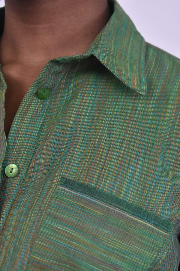 GREEN PLEATED CROPPED SHIRT IN HANDLOOMED COTTON 4 GREEN PLEATED CROPPED SHIRT IN HANDLOOMED COTTON - Image 4