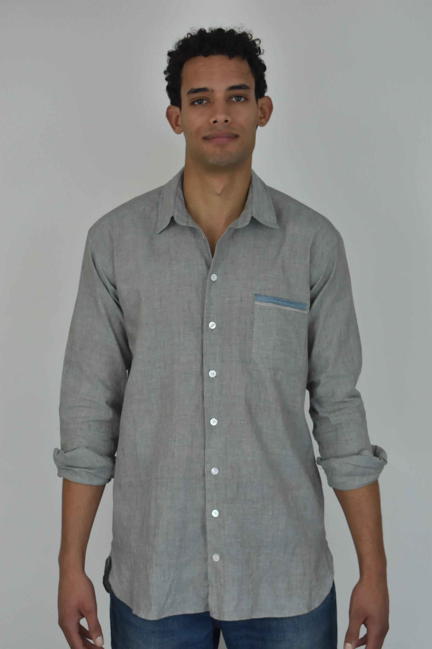 SIMPLE SHIRT IN LIGHT BLUE HANDLOOMED COTTON 1 SIMPLE SHIRT IN LIGHT BLUE HANDLOOMED COTTON