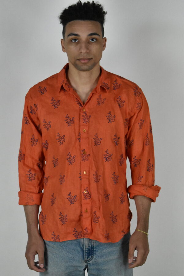 BLOCK-PRINTED BURNT ORANGE LINEN SHIRT 2 BLOCK-PRINTED BURNT ORANGE LINEN SHIRT - Image 2