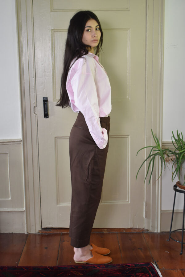 COFFEE PINTUCKED PANTS IN BRUSHED COTTON TWILL 6 COFFEE PINTUCKED PANTS IN BRUSHED COTTON TWILL - Image 6