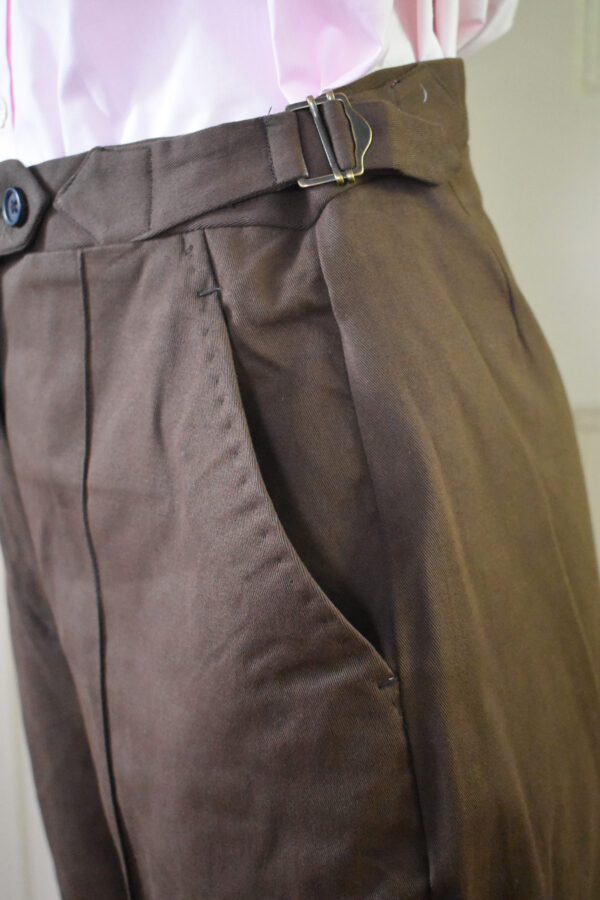 COFFEE PINTUCKED PANTS IN BRUSHED COTTON TWILL 4 COFFEE PINTUCKED PANTS IN BRUSHED COTTON TWILL - Image 4