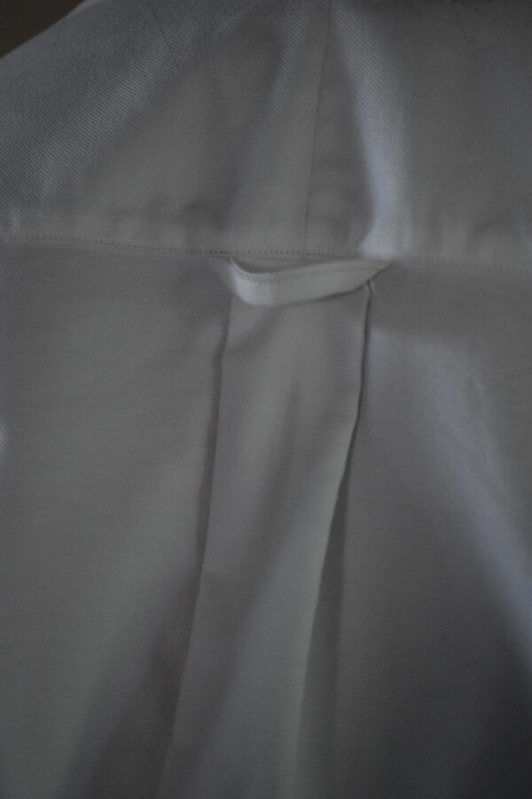 CLASSIC WHITE OXFORD BUTTON-DOWN IN ORGANIC COTTON - Image 6