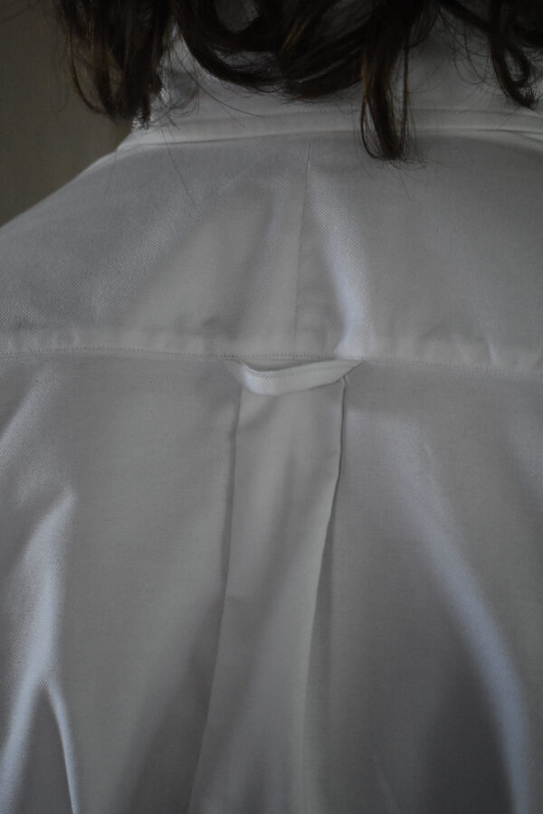 CLASSIC WHITE OXFORD BUTTON-DOWN IN ORGANIC COTTON - Image 7