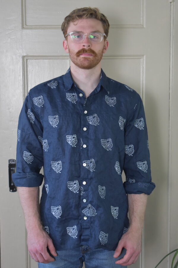 BLOCK-PRINTED PEACOK NAVY LINEN SHIRT 1 BLOCK-PRINTED PEACOK NAVY LINEN SHIRT