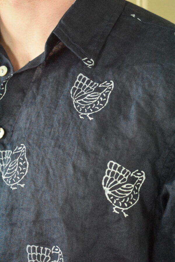 BLOCK-PRINTED PEACOK NAVY LINEN SHIRT 4 BLOCK-PRINTED PEACOK NAVY LINEN SHIRT - Image 4