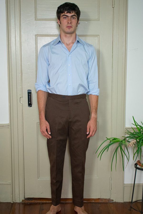 SIMPLE TAPERED COFFEE PANTS IN BRUSHED PEACH-SKIN COTTON TWILL